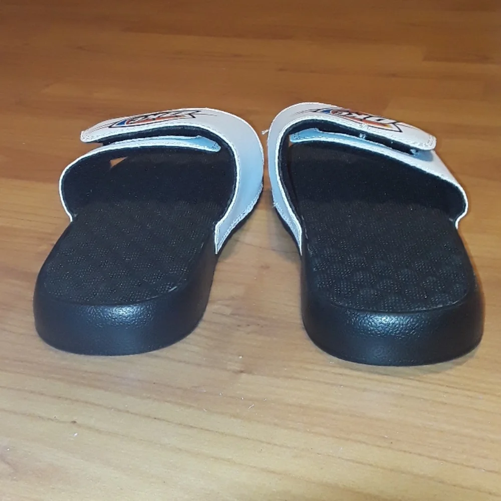Oklahoma City Thunder iSlide Sandals Size 4